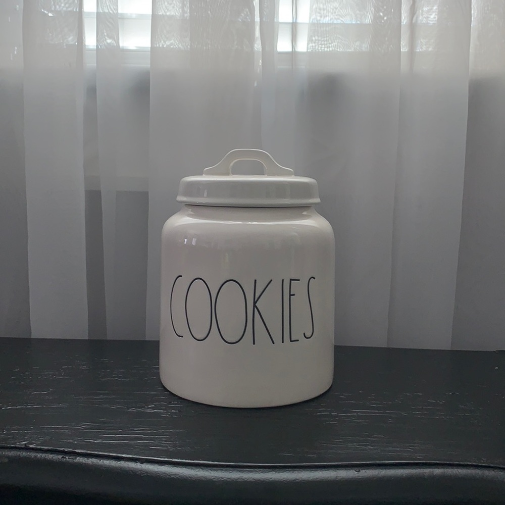 Rae Dunn cookie jar